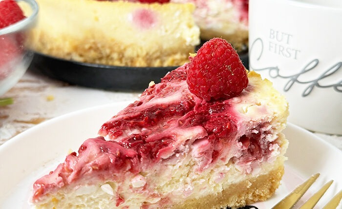 IMG Kaesekuchen mit Himbeeren 03