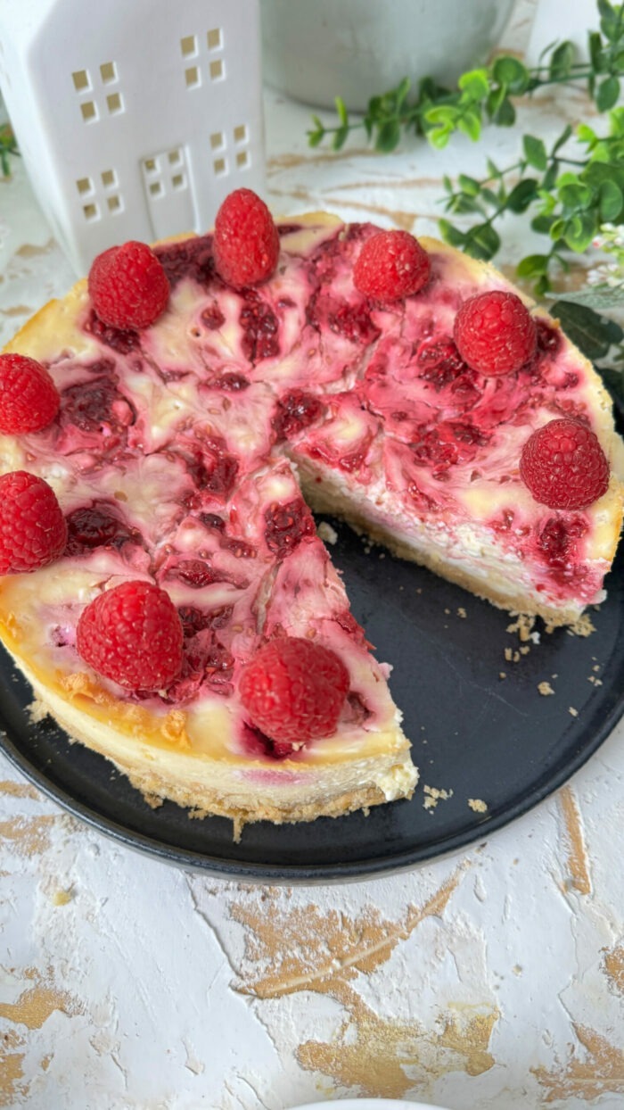 Käsekuchen mit Himbeeren sagenhaft fruchtig und cremig!