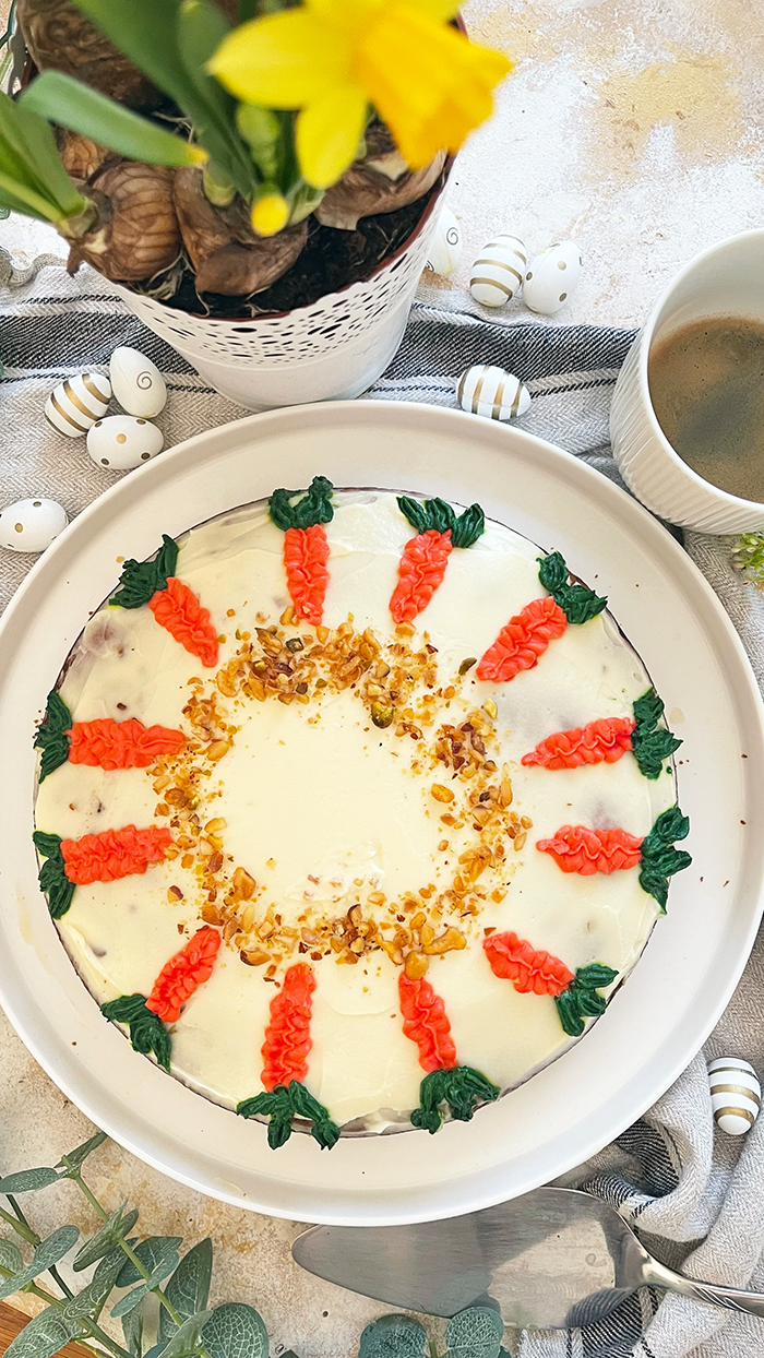 Karottenkuchen mit Frosting Rezept, saftig, schnell gemacht, Rübelikuchen, Möhrenkuchen