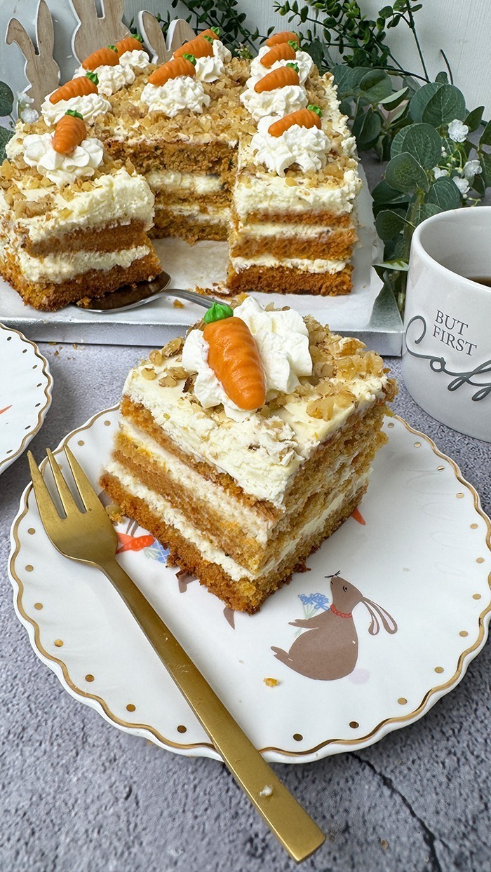 Karottenkuchen mit Mascarpone und Marzipan Deko zu Ostern