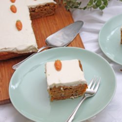 IMG Karottenkuchen mit Orangen Frischkaesecreme 7