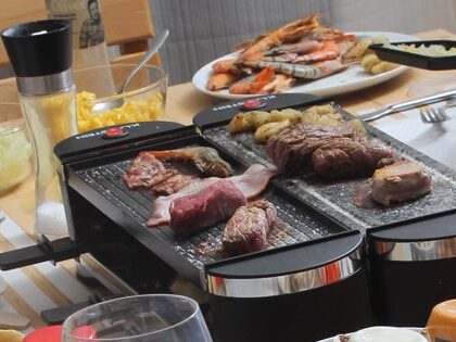 IMG Klarstein Tenderloin Doppel Raclette Grill Partygrill im Einsatz