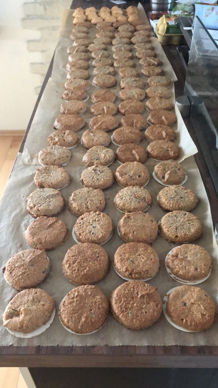 Klassisches Elisenlebkuchen Rezept mit Schokolade überzogen - Ohne Mehl!