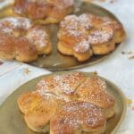 IMG Kleeblaetter aus Hefeteig mit Rosinen 05