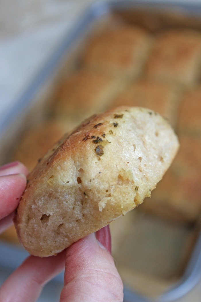 Knoblauch-Kräuterbutter-Brötchen 