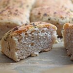 IMG Knoblauch Kraeuterbutter Broetchen tl