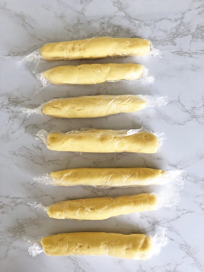 Knusperkugeln mit Überraschung - Weihnachtsplätzchen Rezept