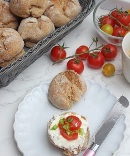 IMG Knusprige Dinkel Roggen Broetchen 07