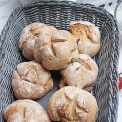 IMG Knusprige Dinkel Roggen Broetchen 8