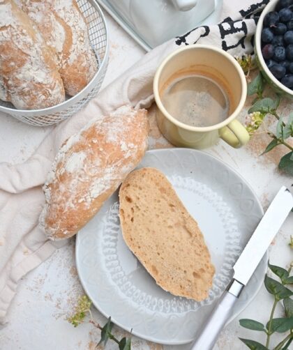Backe goldbraune, knusprige Krusties Brötchen mit diesem einfachen Rezept.