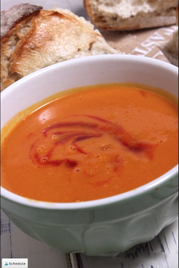 Kuerbis-Tomaten-Suppe, Haehnchenspießen & Pane di Como Rezept