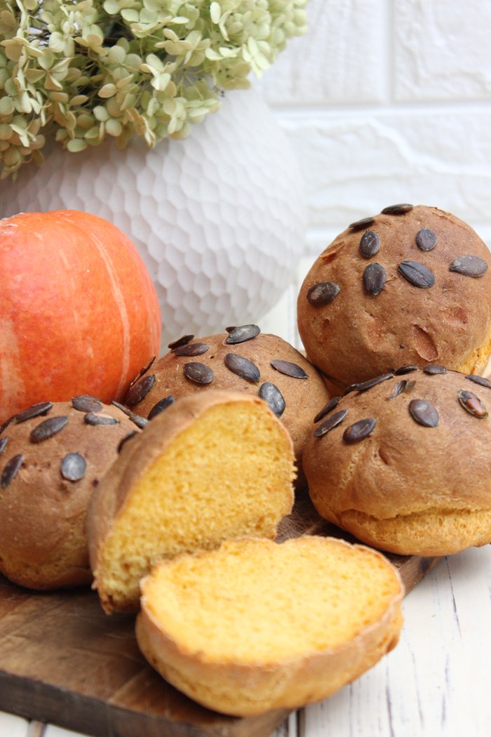 Super leckere Kürbisbrötchen Rezept - einfach zu backen