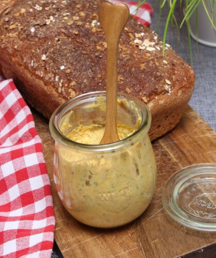 Dinkel-Haferflocken Brot & Herzhafter Kürbis-Feta-Walnuss-Aufstrich 1 IMG Kürbis Feta Walnuss Aufstrich Dinkel Haferflocken Brot 2