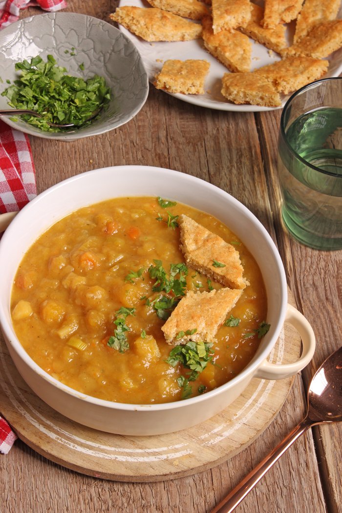 Butternut-Kürbiseintopf mit Käseecken