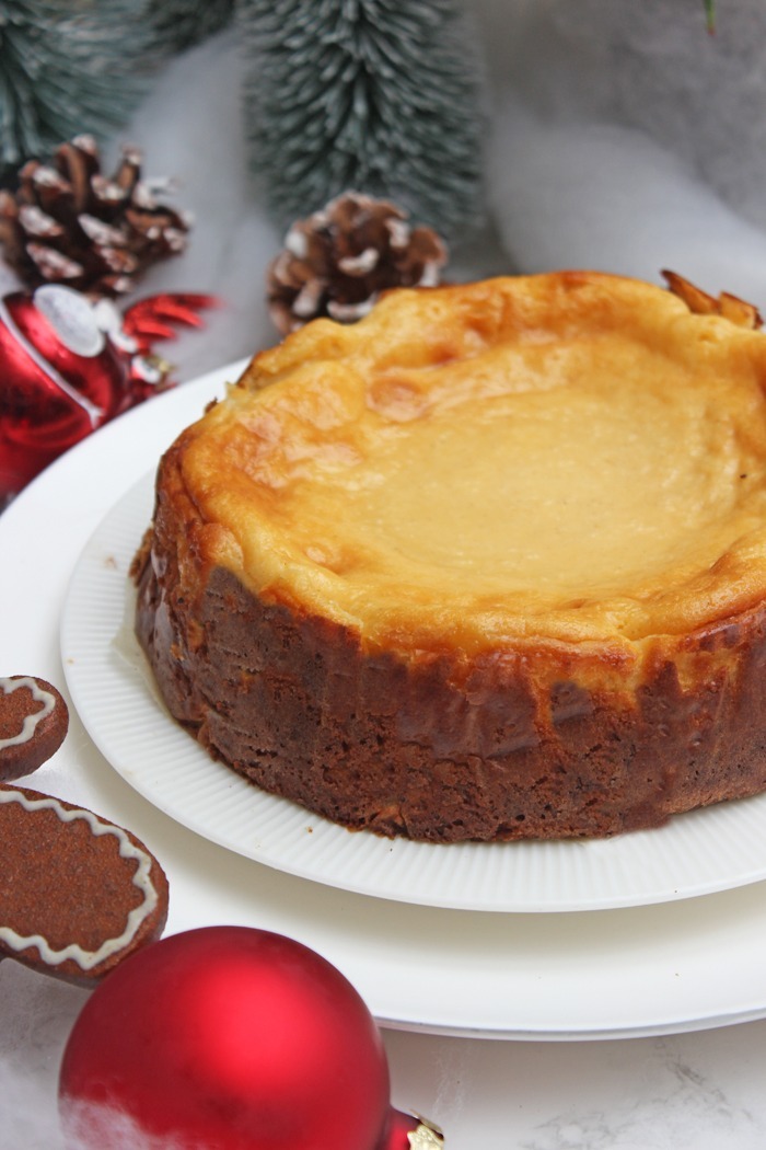Lebkuchen-eierlikör-käsekuchen mit sahnetopping