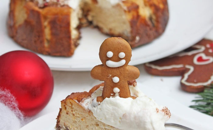 Lebkuchen-Eierlikör-Käsekuchen mit Sahnetopping