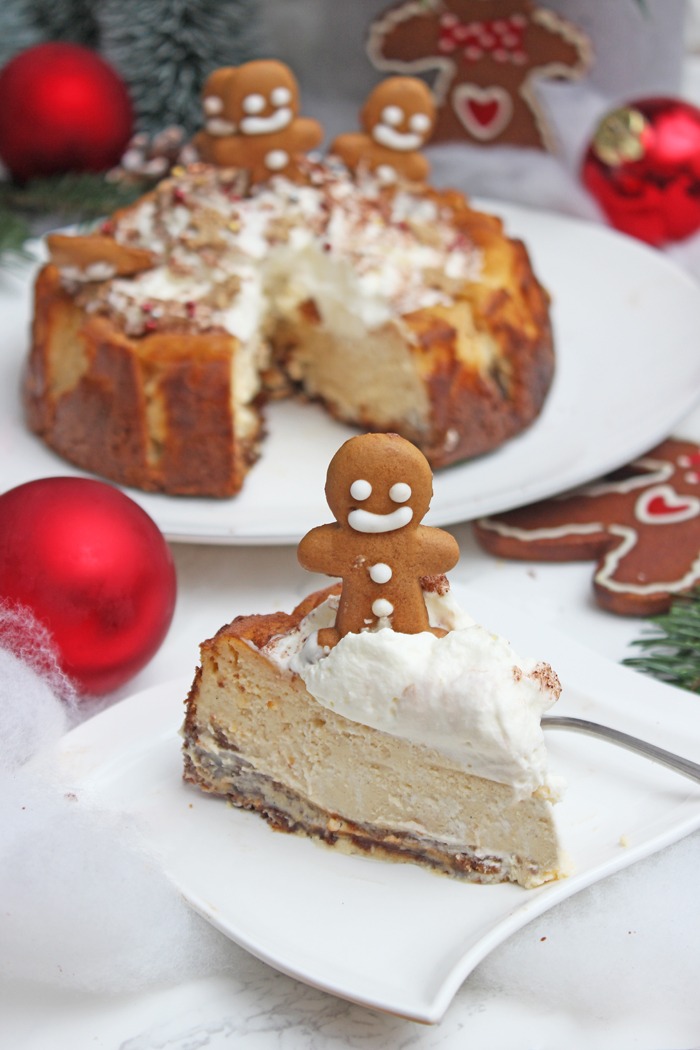 Lebkuchen-Eierlikör-Käsekuchen mit Sahnetopping