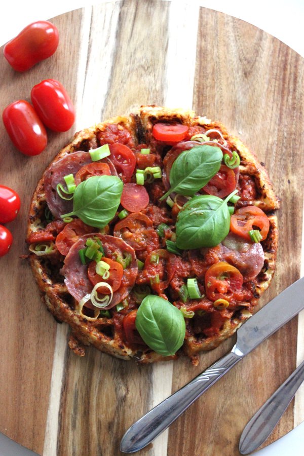 Low Carb Blumenkohlwaffel Pizza 