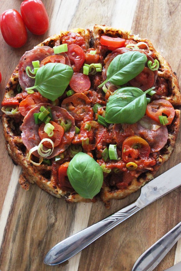 Low Carb Blumenkohlwaffel Pizza 