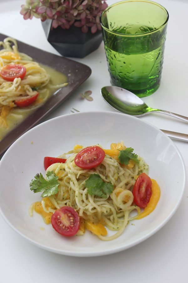 Kohlrabisalat mit Mango und Tomaten - Lurch Spiralschneider
