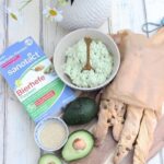 IMG Maisbrotstangen und Avocado Hüttenkäse Chili Dip mit Bierhefe Flocken von sanotact Ideal zum Grillen TL