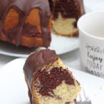 IMG Marmor Gugelhupf mit Schokoladenglasur Rezept 14