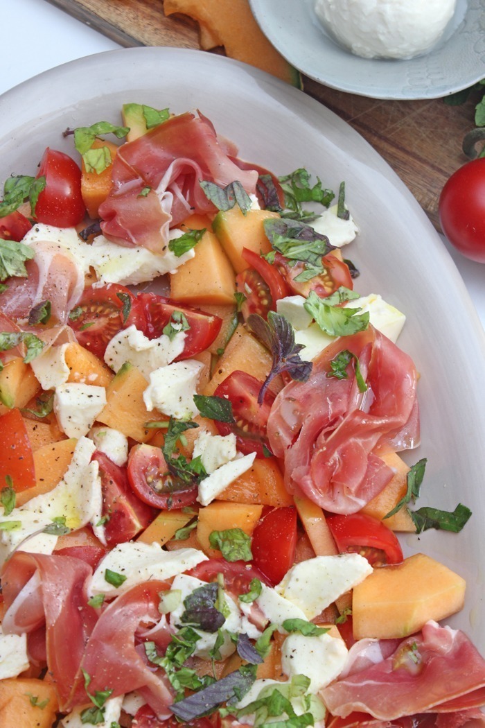 Melonensalat mit Schinken und Tomaten - Einfach und schnell, Sommersalat. Sommersalt Rezept, Melonensalat, Sommer Gericht, Salat Rezept