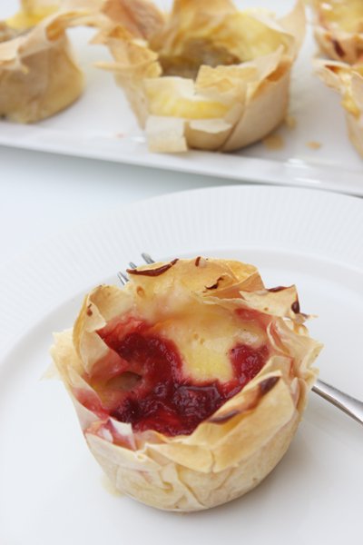 Mini Käseküchlein mit Rhabarber, Erdbeeren-Rhabarber & Kirschenkompott