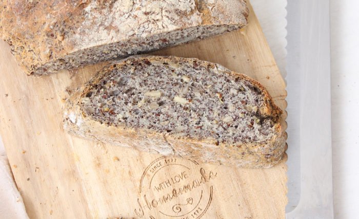 Mohn-leinsamen-sonnenblumenbrot im römertopf backen 2