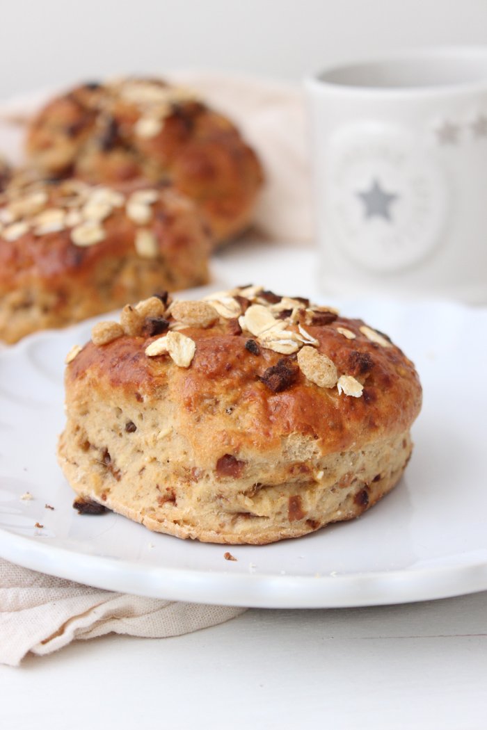 Müslibrötchen mit Früchte-Müsli 