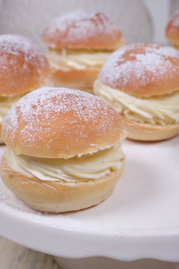 Ofenberliner mit Vanille-Tonkabohnencreme