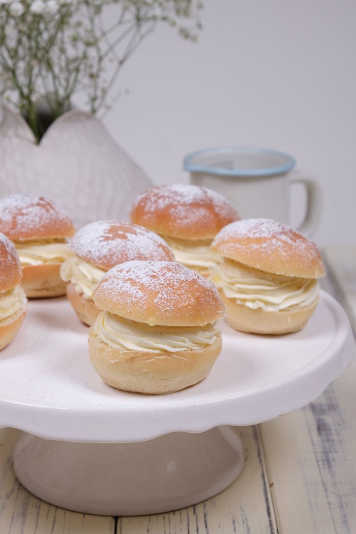 Ofenberliner mit Vanille-Tonkabohnencreme
