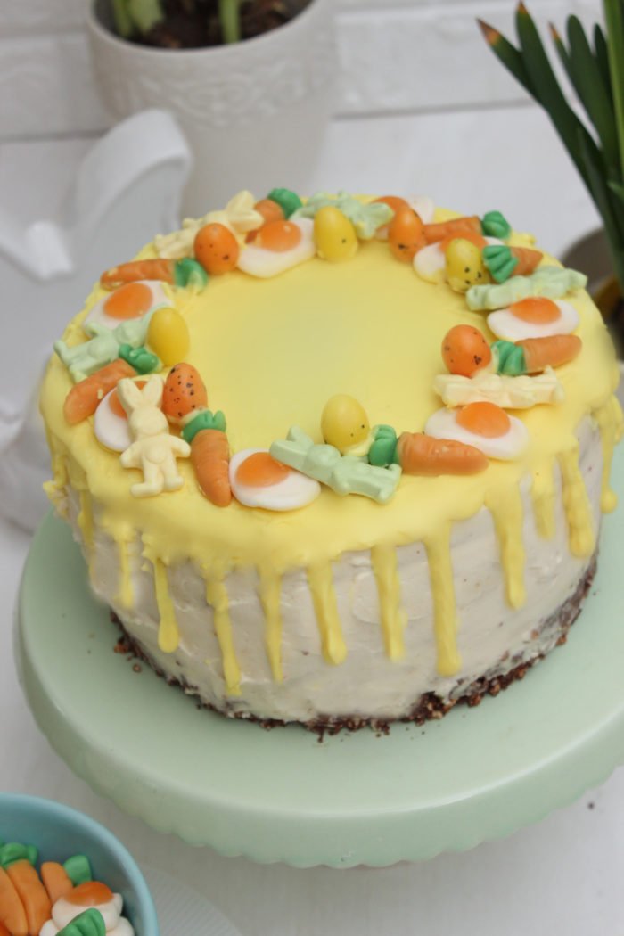 Oster-Drip Cake: Orangen-Schokoladentorte mit einem Crunch Boden & Drip Effekt