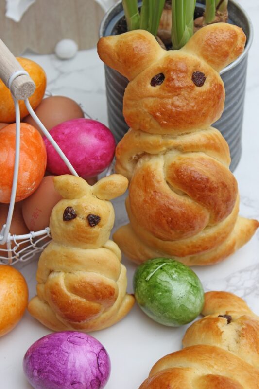 Osterhasen aus Brioche Teig 05