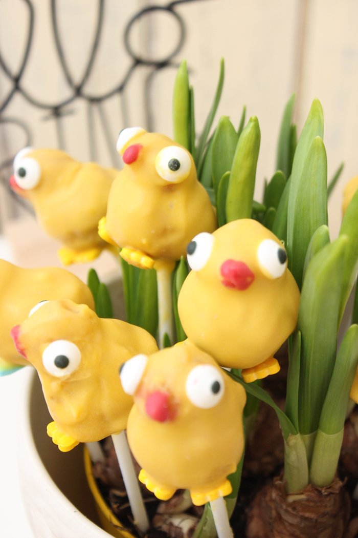 So einfach machst du Osterküken-Cake Pops zu Ostern