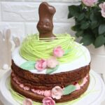 IMG Ostertorte Mascarpone Erdbeer Rhabarber Torte mit Hasen 4
