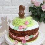 IMG Ostertorte Mascarpone Erdbeer Rhabarber Torte mit Hasen TL