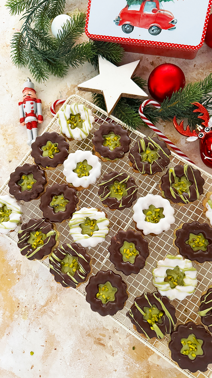 Himmlisches Rezept für Pistazienkekse mit Pistaziencreme, Plätzchen Rezepte, Plätzchen backen, Pistazienkekse backen, Pistazienkekse Rezept