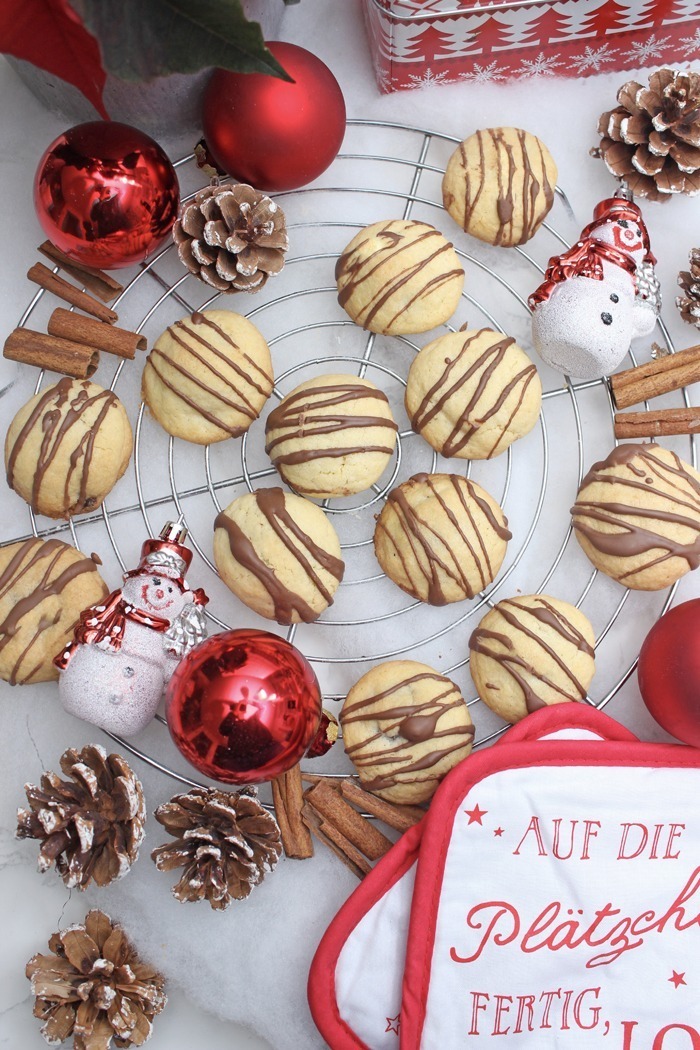 IMG Plaetzchen mit Milka Schokofuellung Rezept 05