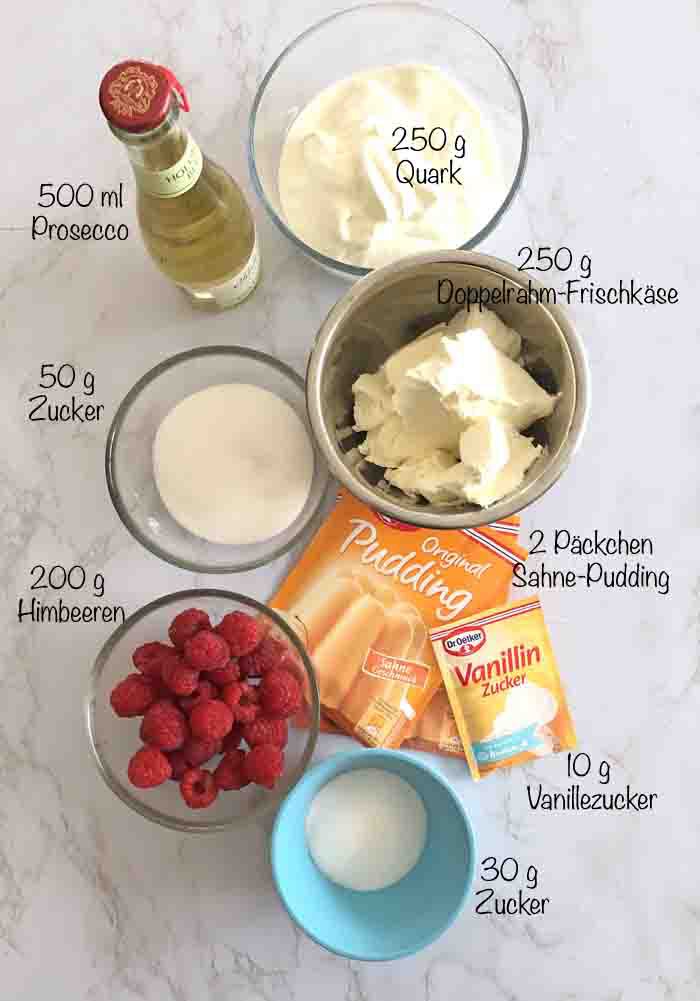Prosecco-Creme mit Himbeerkompott - Dessert im Glas 