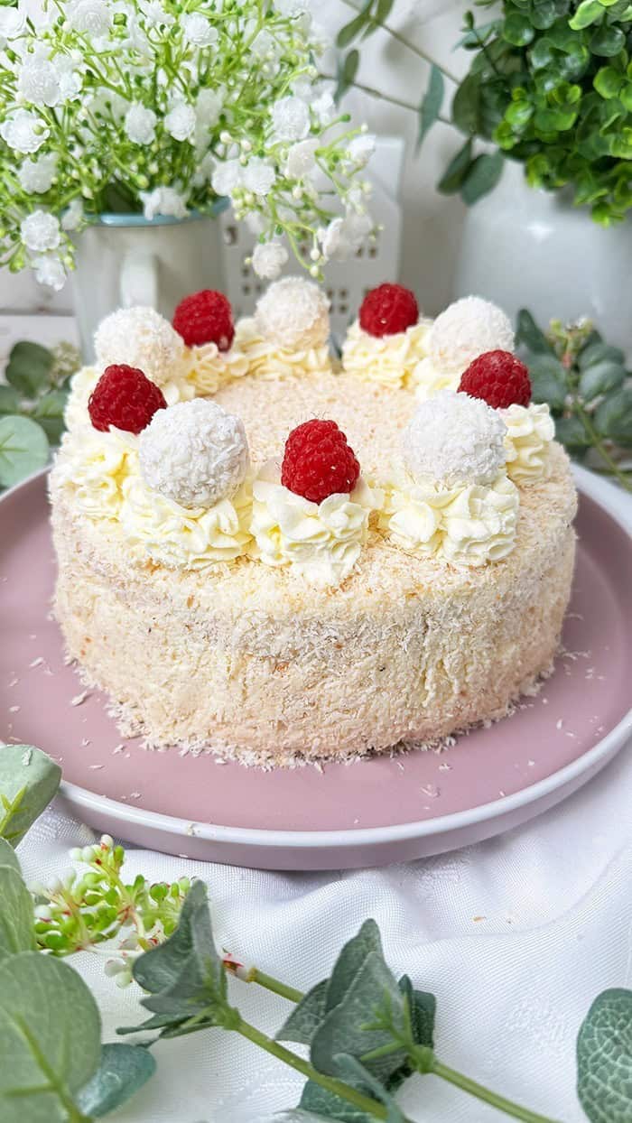 Raffaello-Torte Rezept mit Himbeer-Deko | So 100 % Einfach und so lecker! 1 IMG Raffaello Torte Rezept mit Himbeer Deko 01