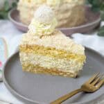IMG Raffaello Torte Rezept mit Himbeer Deko 08