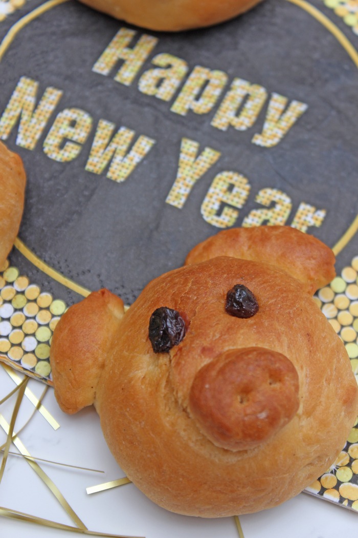 Glücksschweinchen backen mit Briocheteig