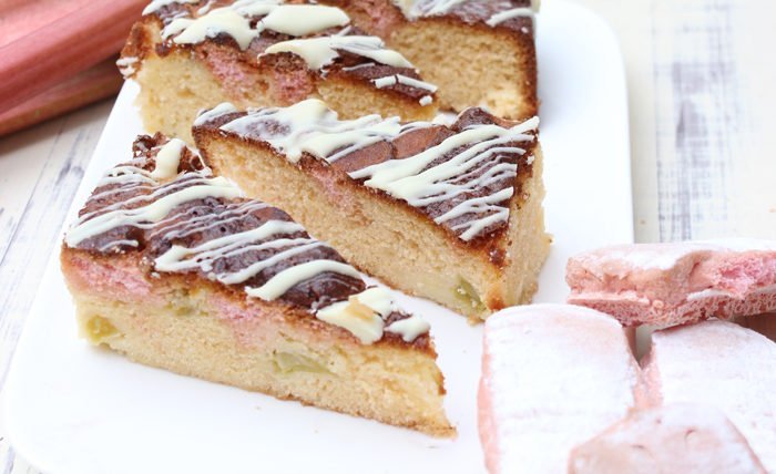 Fruchtige und leichtes rhabarber-blondies rezept 2