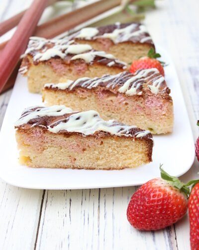 IMG Rhabarber Blondies mit Le Biscuit Rose Titelbild