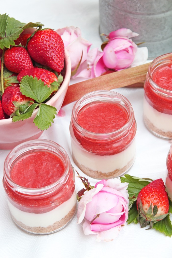 IMG Rhabarber Cheesecake Cups Dessert Glas 02