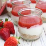 IMG Rhabarber Erdbeer Cheesecake im Glas TL