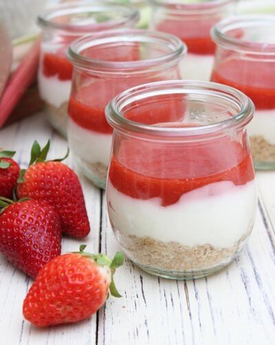 IMG Rhabarber Erdbeer Cheesecake im Glas TL