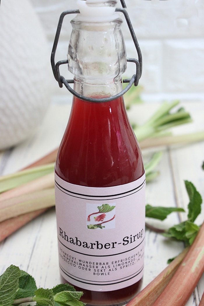 Rhabarber-Sirup Rezept selbstgemacht