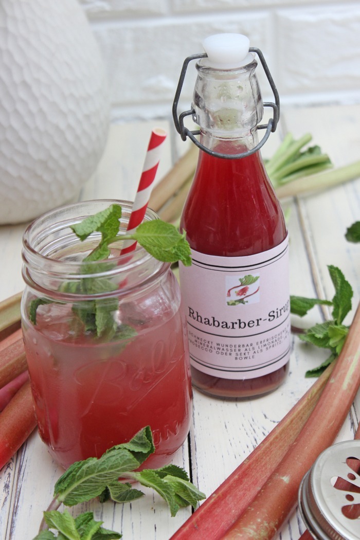 Rhabarber-Sirup Rezept selbstgemacht